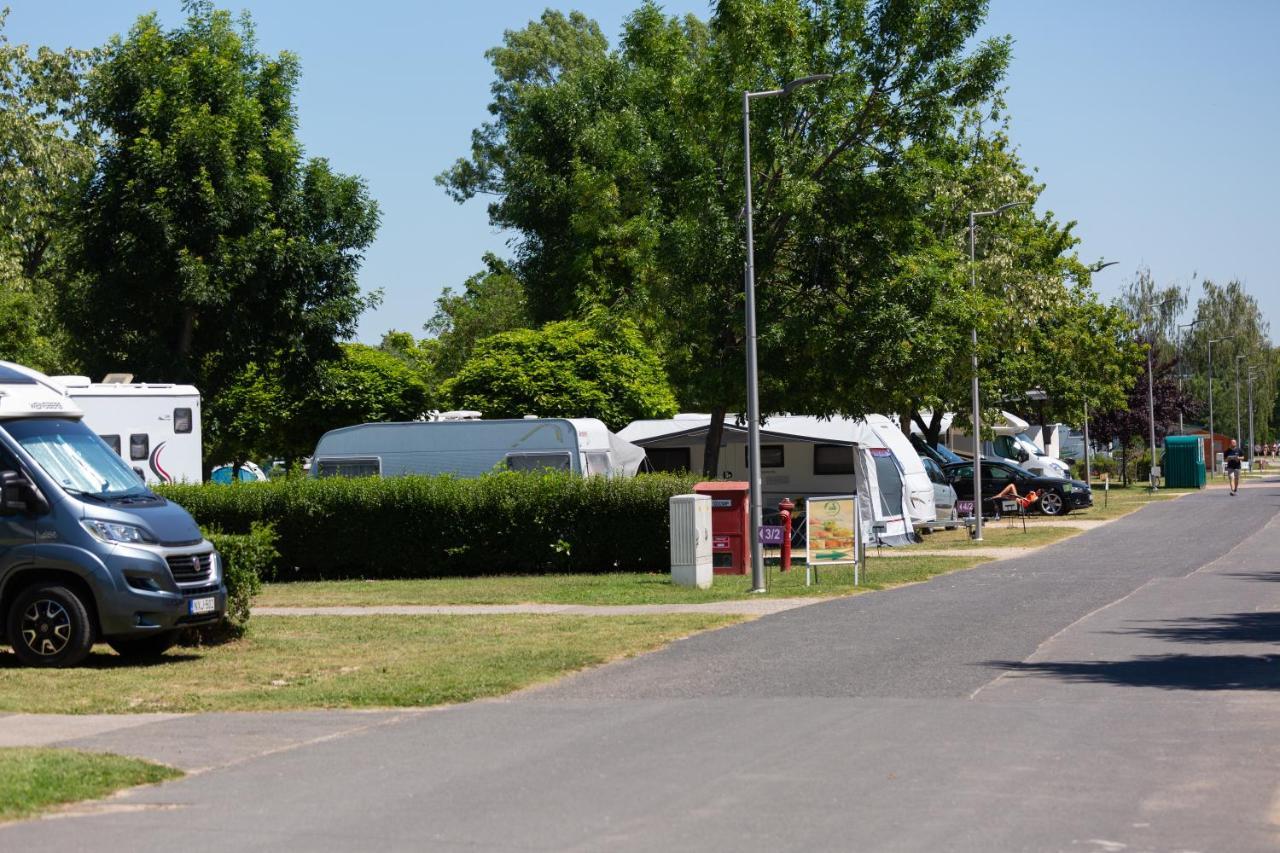 Aranypart Camping & Apartments シオーフォク エクステリア 写真